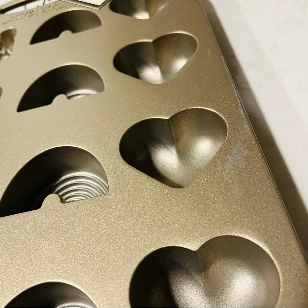 NWT Williams Sonoma x Flour Shop Cake Bitelet pan